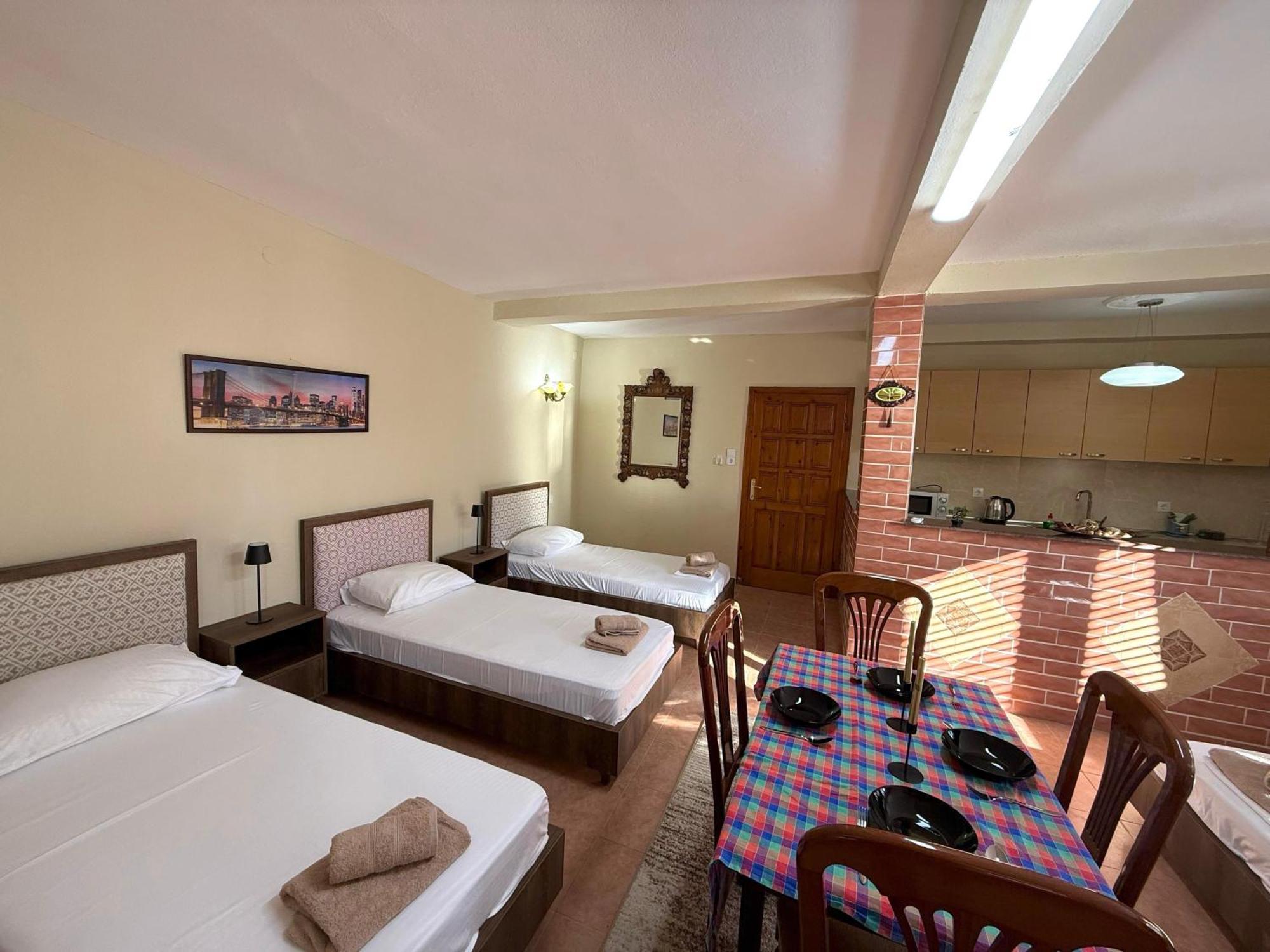 Shkodra Guest House 2 Luaran gambar